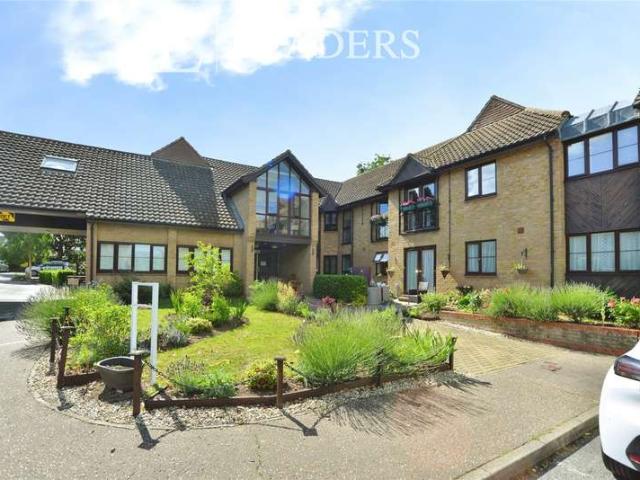 Flat for sale in Chelmsford, Essex
