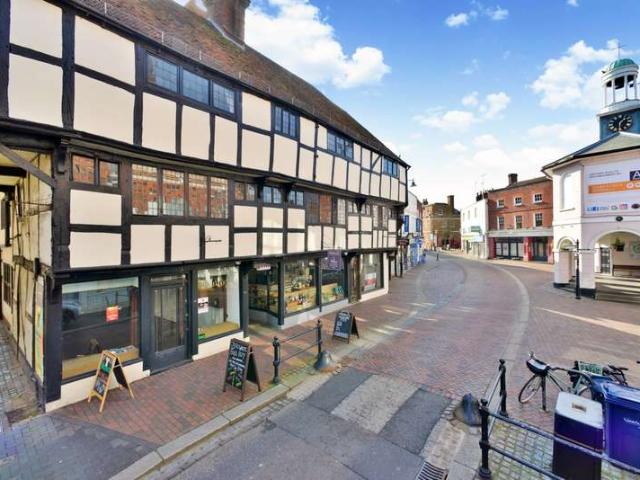Flat for sale in Holloway Hill, Fole
