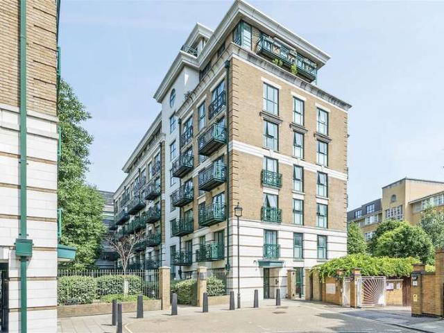 Flat for sale in Westminster, Greater London