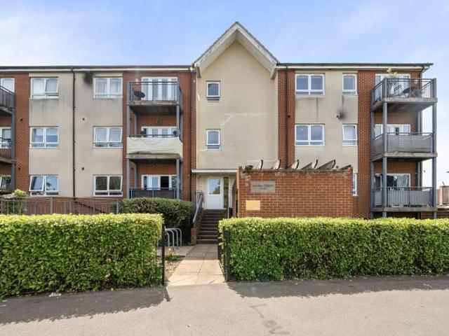 Flat for sale in The Slade, Oxfordshire