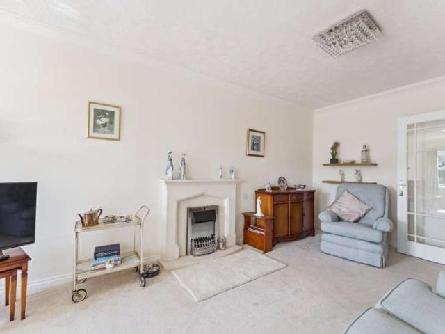 Flat for sale in Lunnon, Buckinghamshire