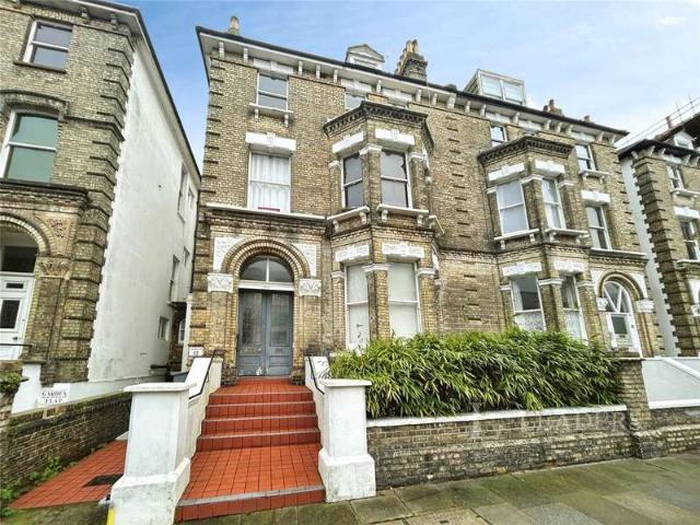 Flat for sale in Brunswick