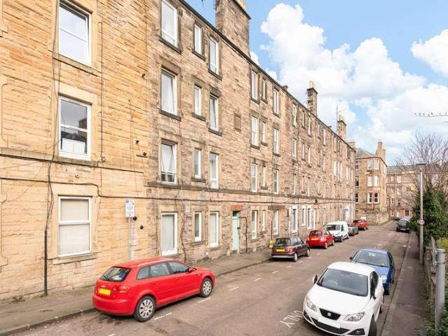 Flat for sale in Hillside, Leith