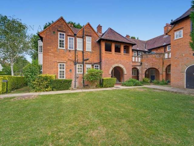 Flat for sale in London Borough of Ealing, Perivale
