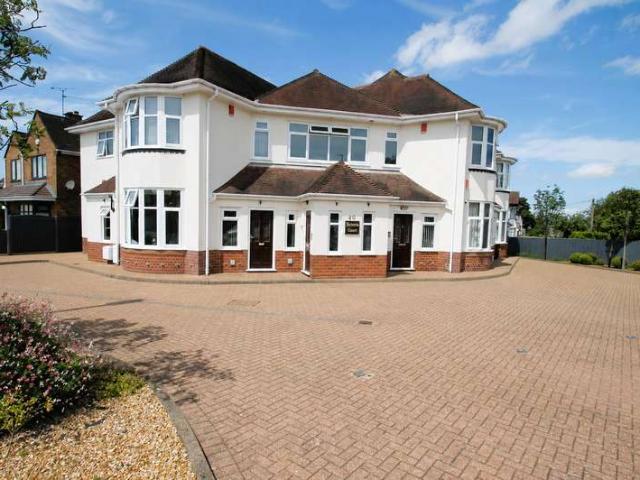Flat for sale in Halesowen, West Midlands