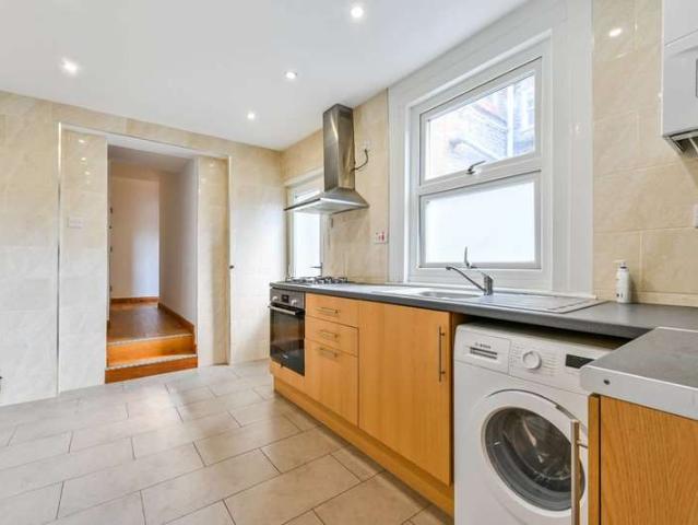 Flat for sale in Tottenham, London Borough of Haringey