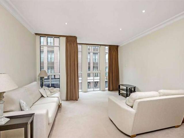 Flat for sale in Westminster, Greater London