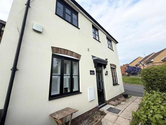 Flat for sale in Old Town, Dacorum