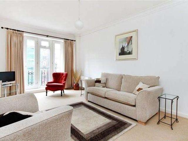Flat for sale in Westminster, Greater London