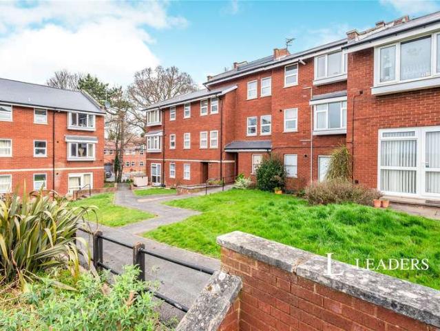 Flat for sale in Barbourne, Worcestershire