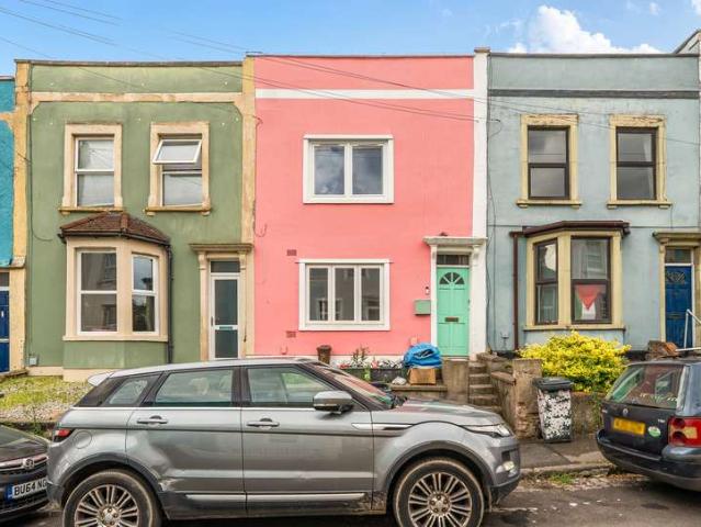 Flat for sale in Feckenham, City Of Bristol