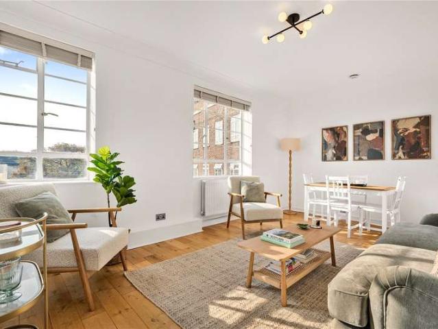Flat for sale in Westbourne Green, Greater London