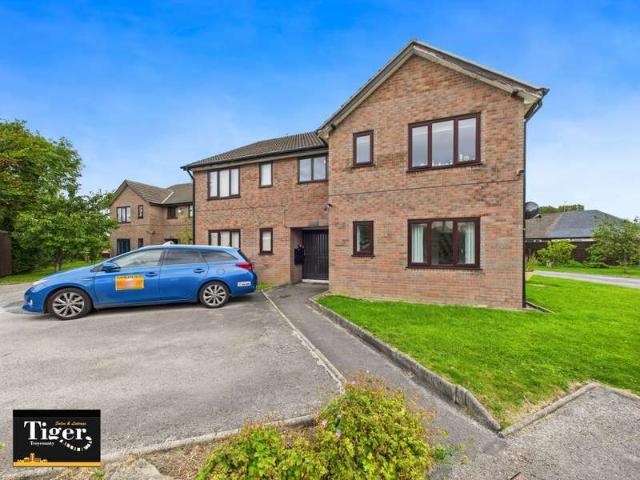 Flat for sale in Cabus, Lancashire