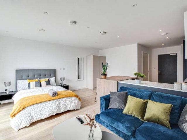 Flat for sale in City Centre, Salford