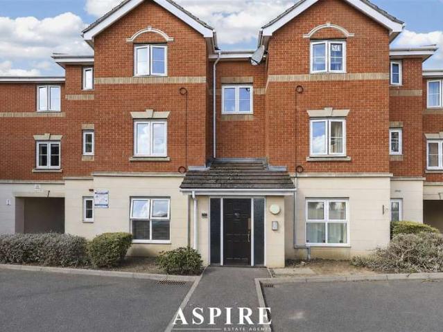Flat for sale in Kursaal Estate, Alton Barnes