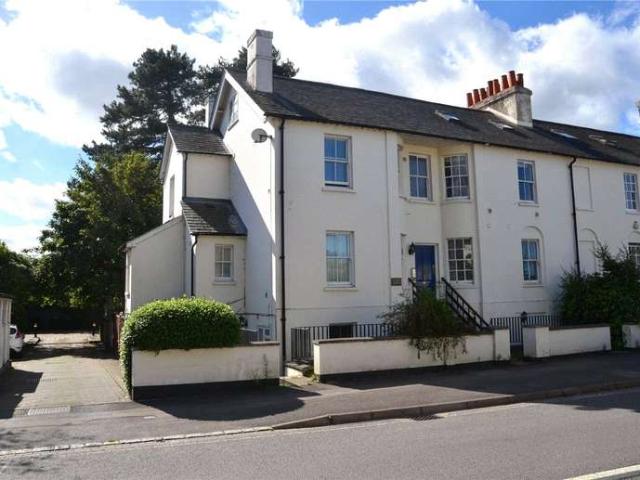 Flat for sale in Theale, West Berkshire