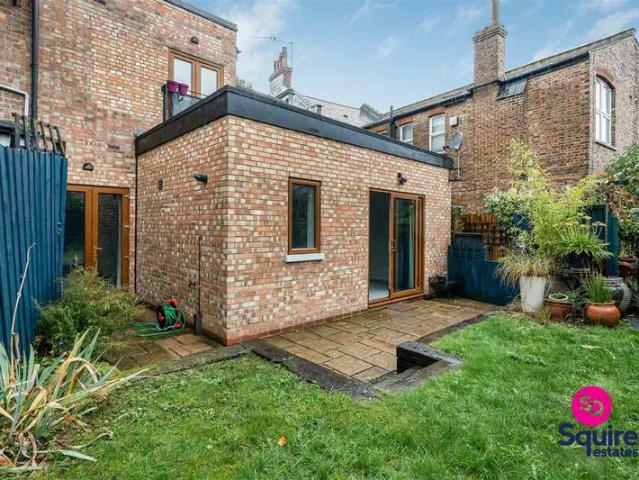 Flat for sale in Finchley, Greater London