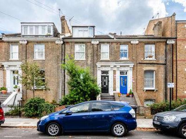 Flat for sale in London Borough of Hackney, Greater London