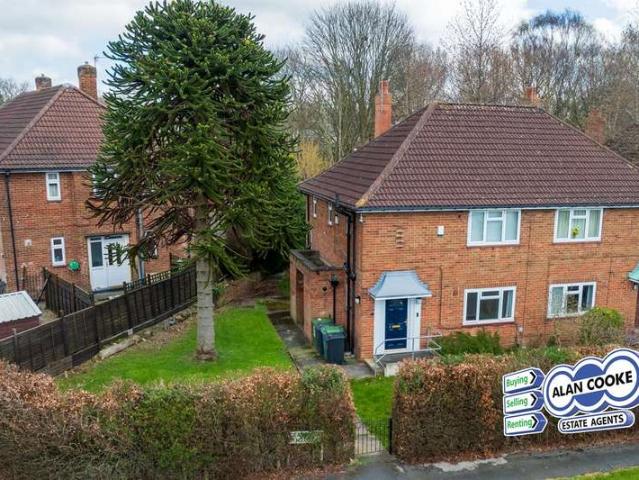 Flat for sale in Moor Allerton, West Yorkshire