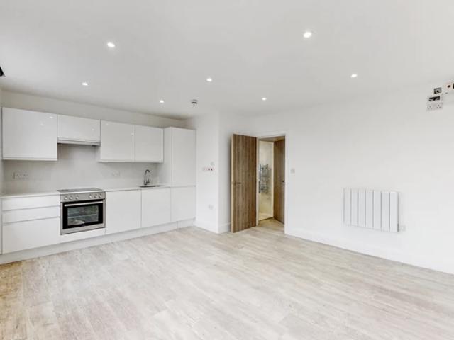 Apartment for rent in Dollis Hill, Greater London