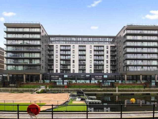 Flat for sale in Richmond Hill, West Yorkshire