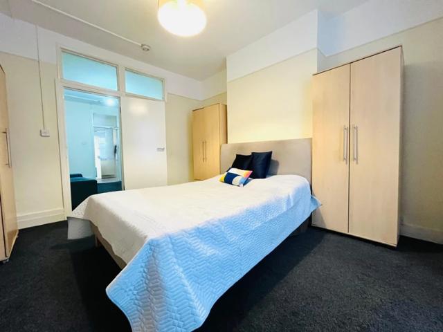 Apartment for rent in Dollis Hill, Greater London