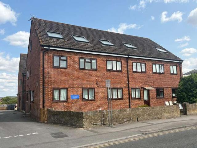 Flat for sale in Durrington, Wiltshire