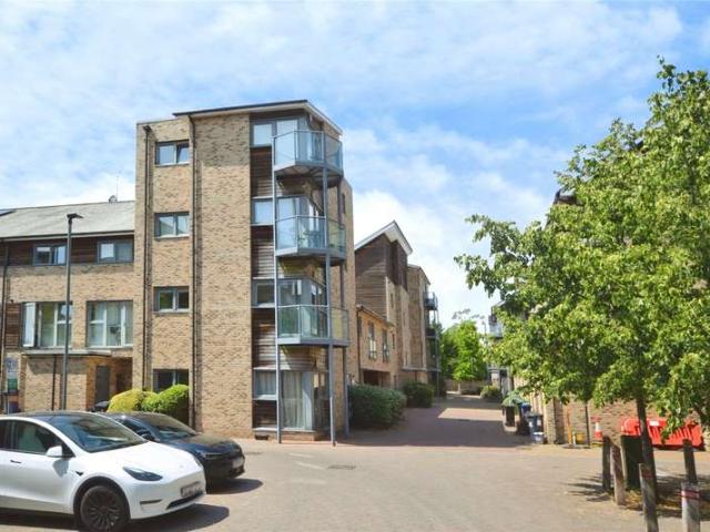 Flat for sale in Chesterton, Arbury