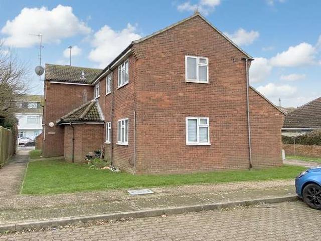 Flat for sale in Fishersgate, West Sussex