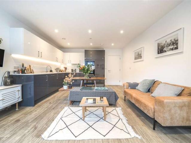 Flat for sale in Leyton, Greater London