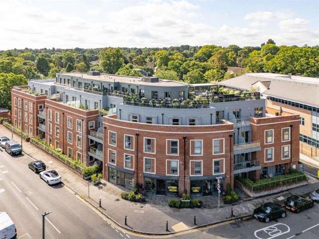Flat for sale in Weybridge, Elmbridge