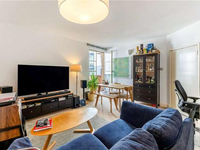 Flat for sale in Bermondsey, Greater London
