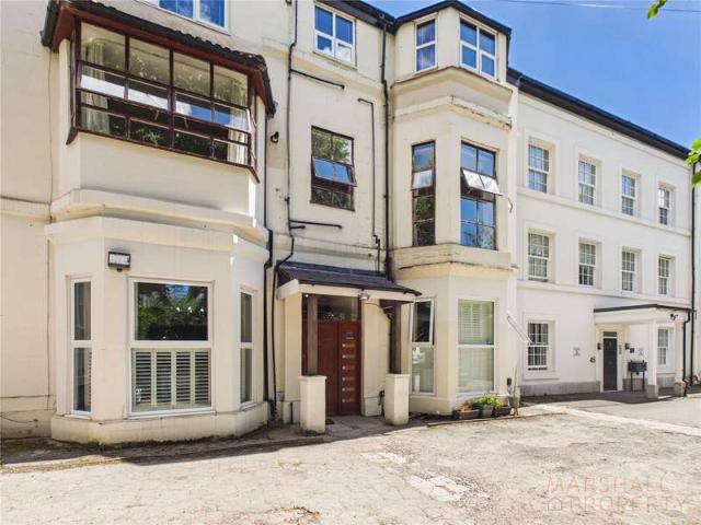 Flat for sale in Calderstones