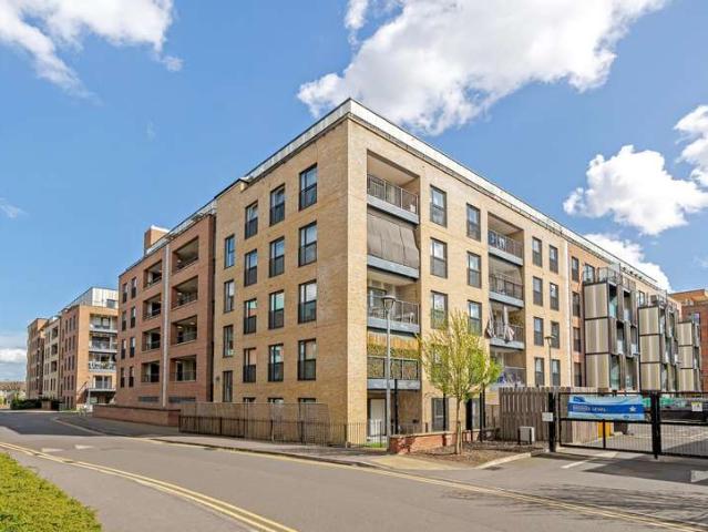 Flat for sale in Rush Green, Greater London