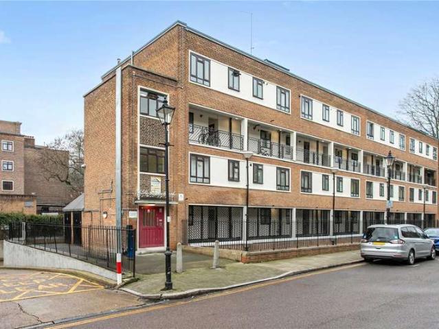 Flat for sale in Islington, Greater London