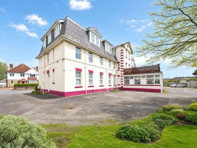 Flat for sale in Southbourne, Bournemouth