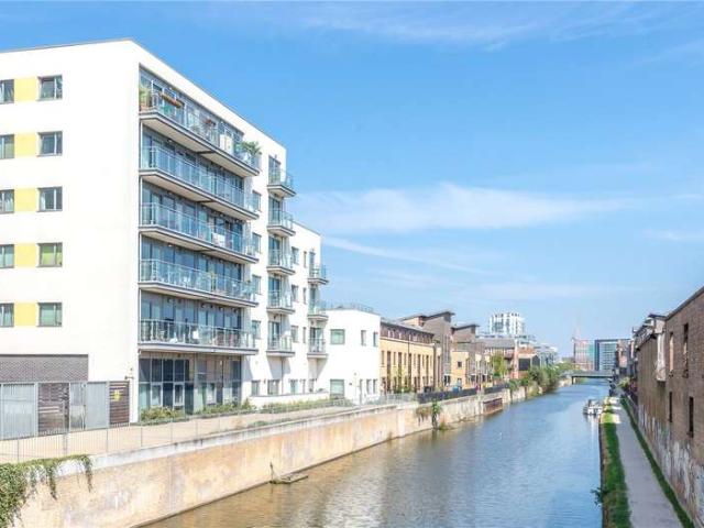 Flat for sale in Bromley-by-Bow, Poplar Grove