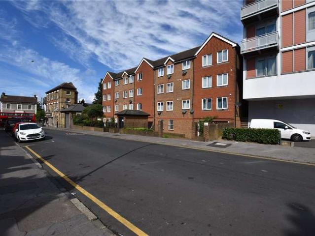 Flat for rent in London Borough of Croydon, Thornton Heath