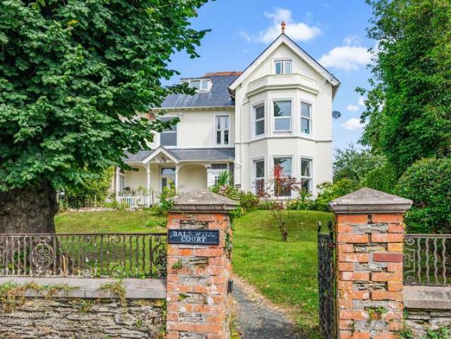 Flat for sale in Strode, Devon