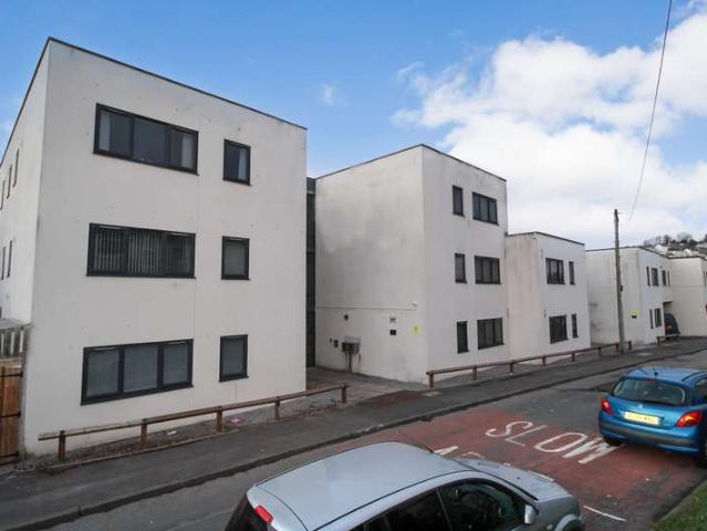 Flat for rent in Ladyhill, Wales