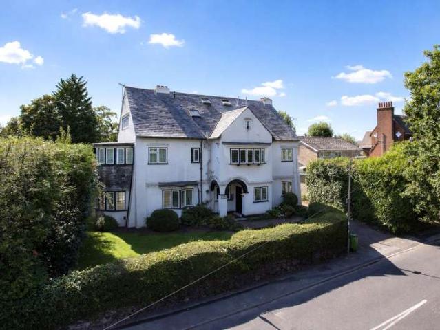 Flat for sale in North Town, Aldershot