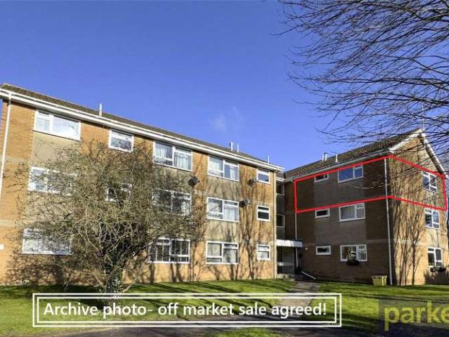 Flat for sale in Madley Park, Black Bourton