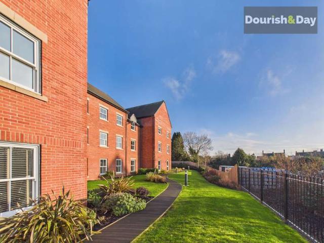 Flat for sale in Market Drayton, Shropshire