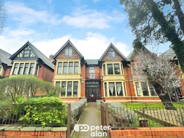 Flat for sale in Plasnewydd, Falcon Lodge