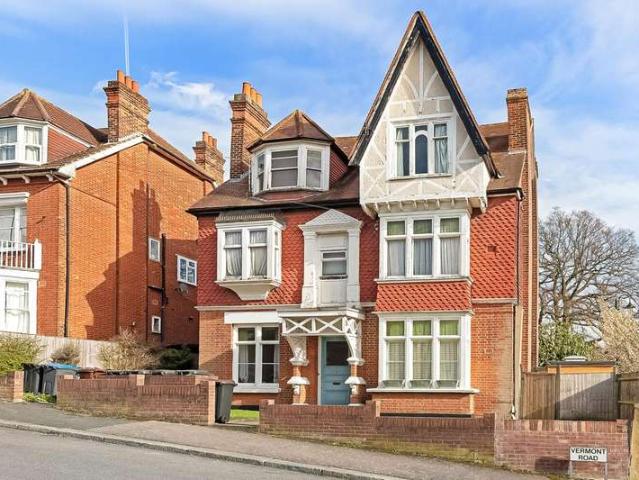 Flat for sale in London Borough of Croydon, Upper Norwood