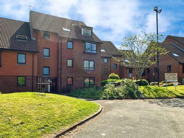 Flat for sale in Feckenham, City Of Bristol