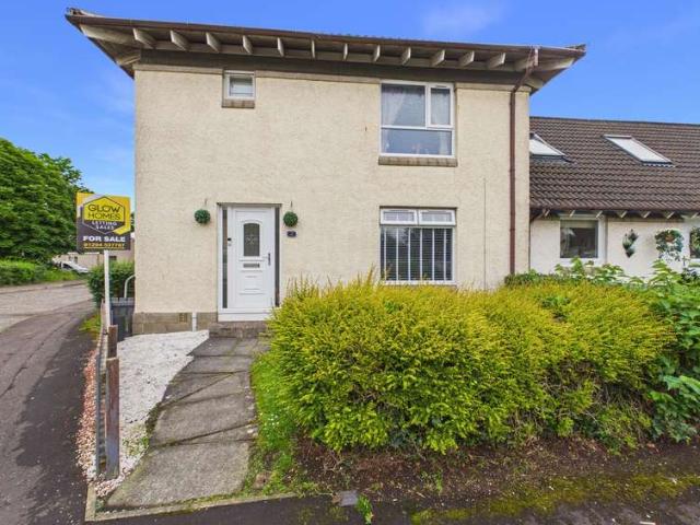 Flat for sale in Irvine, Scotland
