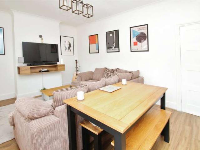 Flat for sale in Brackley, Northamptonshire