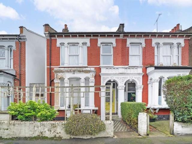 Flat for sale in Harringay Ladder, Greater London