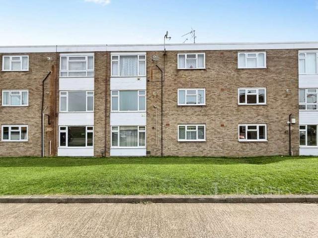 Flat for sale in Westmill, King's Walden